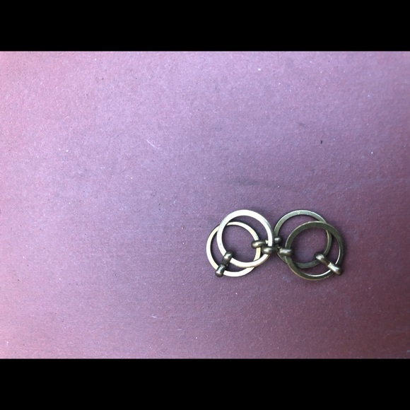 Metal circle ring - Picture 3 of 3